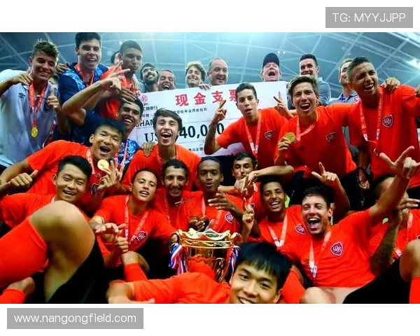 萨勒尼塔纳最新动态：球队阵容调整与新赛季备战情况分析